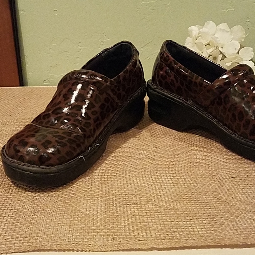 B.O.C. Leopard Print Clog - image 5